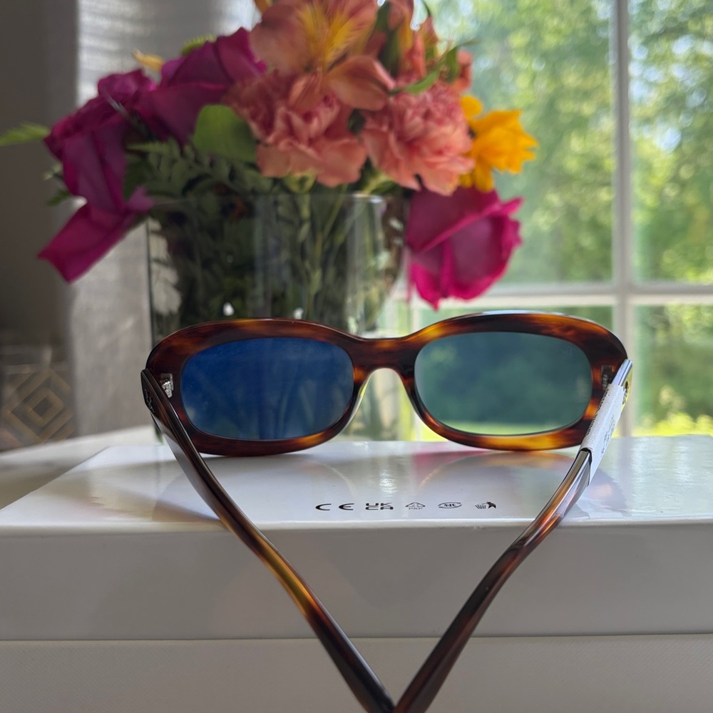Ray-Ban Women’s Tortoiseshell Brown Frame with Gray Lenses Sunglasses - Picture 7 of 10